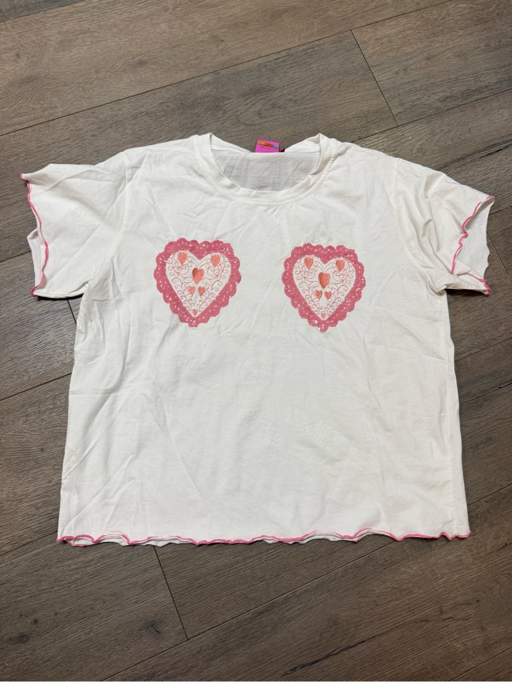 QUEEN OF SPARKLES White Tee with Pink Heart Lace Motifs